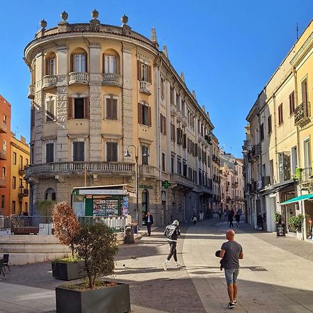 Pley Cagliari Boutique Rooms מראה חיצוני תמונה